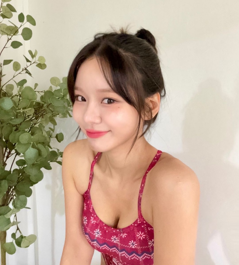 20241217114734-c6ae971638a9-맹승지수영복2.jpg
