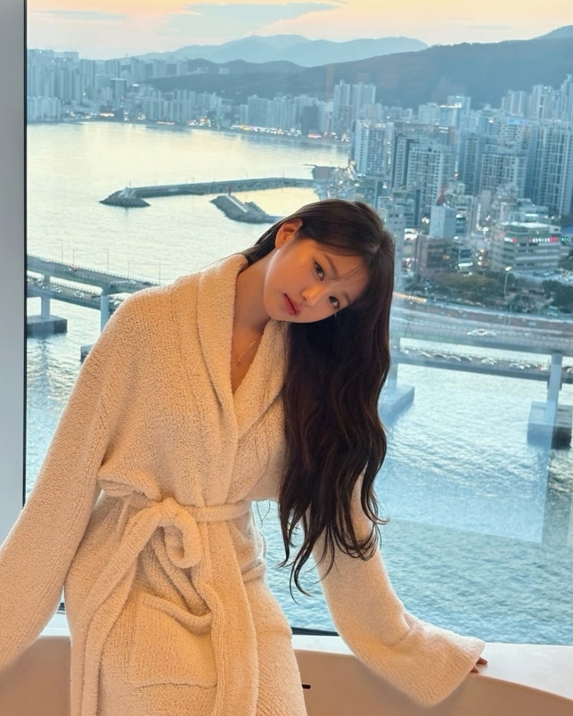 20250111013801-221cf5d9805e-장원영1.jpg
