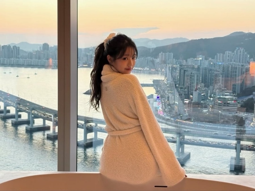 20250111013826-d78e55dac492-장원영3.jpg