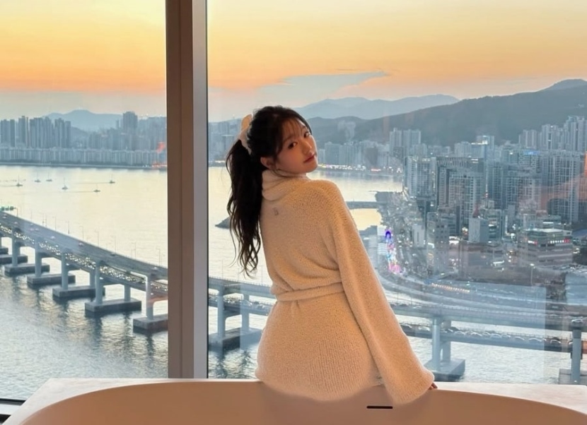 20250111013835-d882f8d58039-장원영4.jpg
