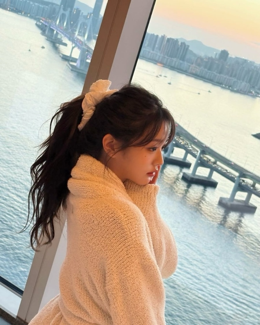 20250111013845-5c9276350b6f-장원영5.jpg