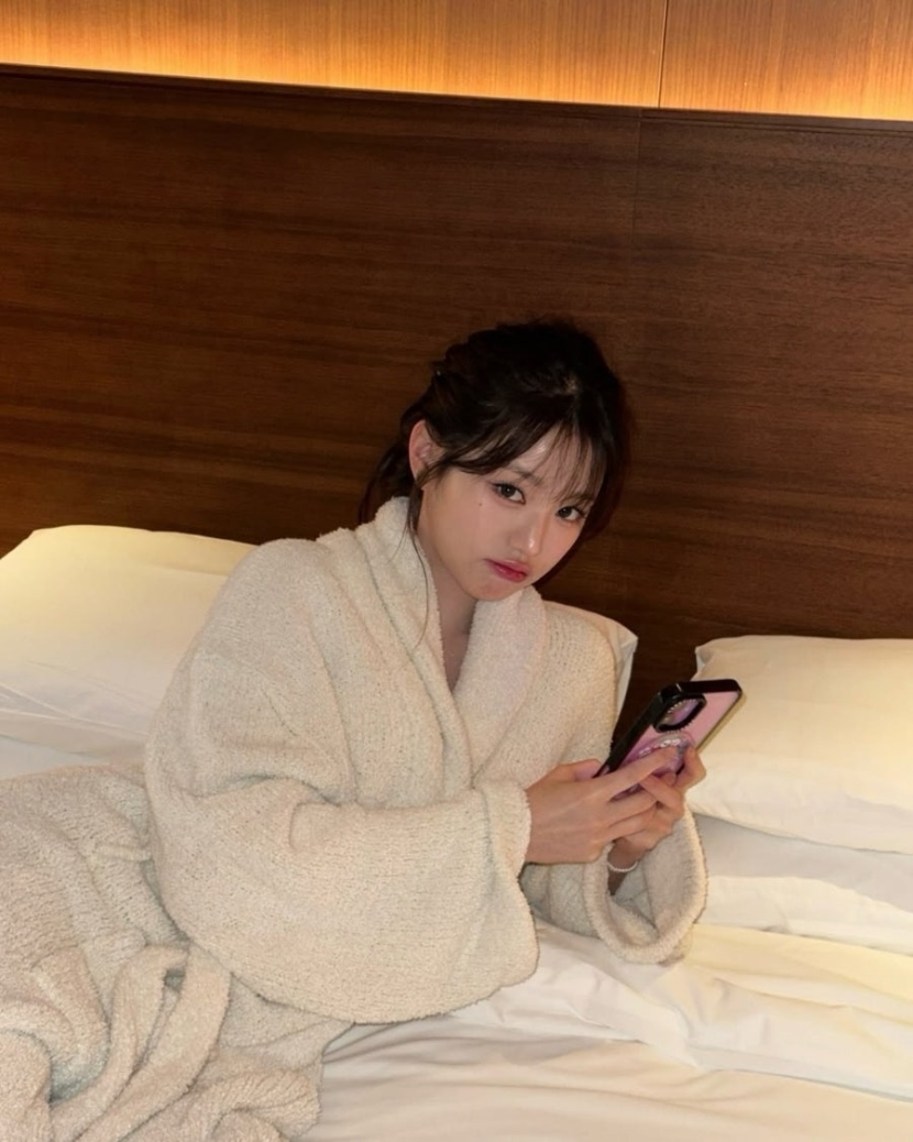 20250111013914-4c7b226bb781-장원영8.jpg