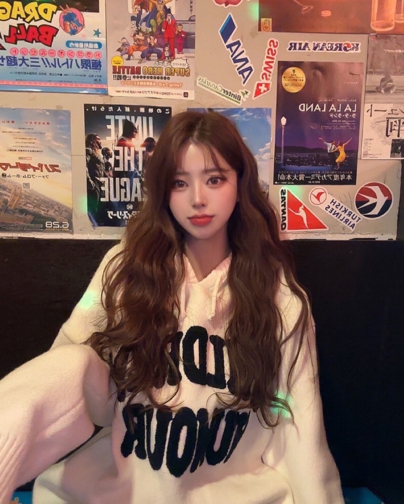 20250127002925-37f228ede401-비현실적미모인스타녀진희냥주진희4.jpg
