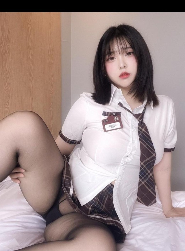20250214015205-d8295f5cf10e-육덕육덕한송하나6.jpeg