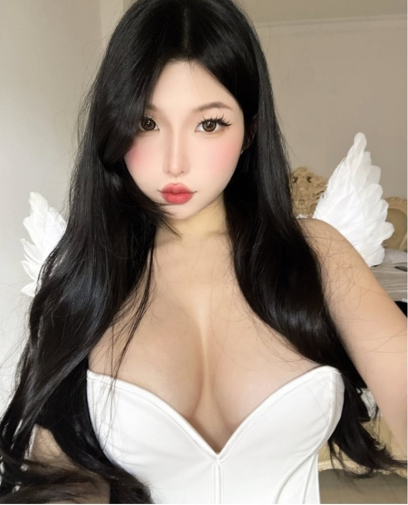 20250221195530-d6d60bcc742c-일단가슴크고봐야하는이유3.jpeg