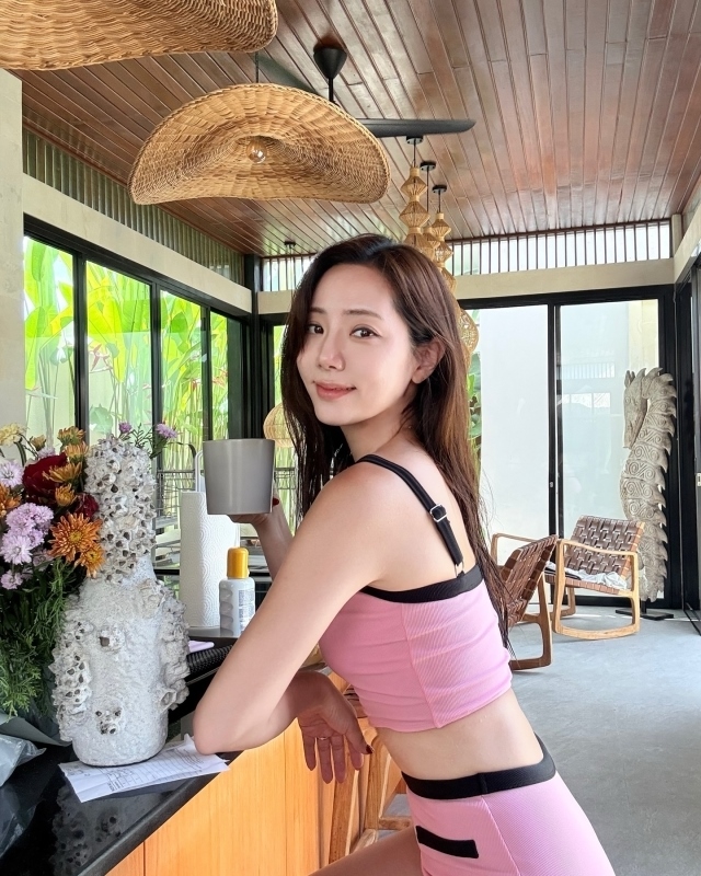 20250224011519-bf23d7df21b2-정순주아나운서발리비키니2.jpg