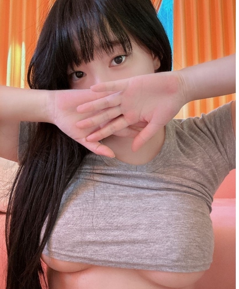 20250225193551-43867ec061ad-20250131015536-0200908d4e02-언더붑패션즐기는인경좌2.jpeg