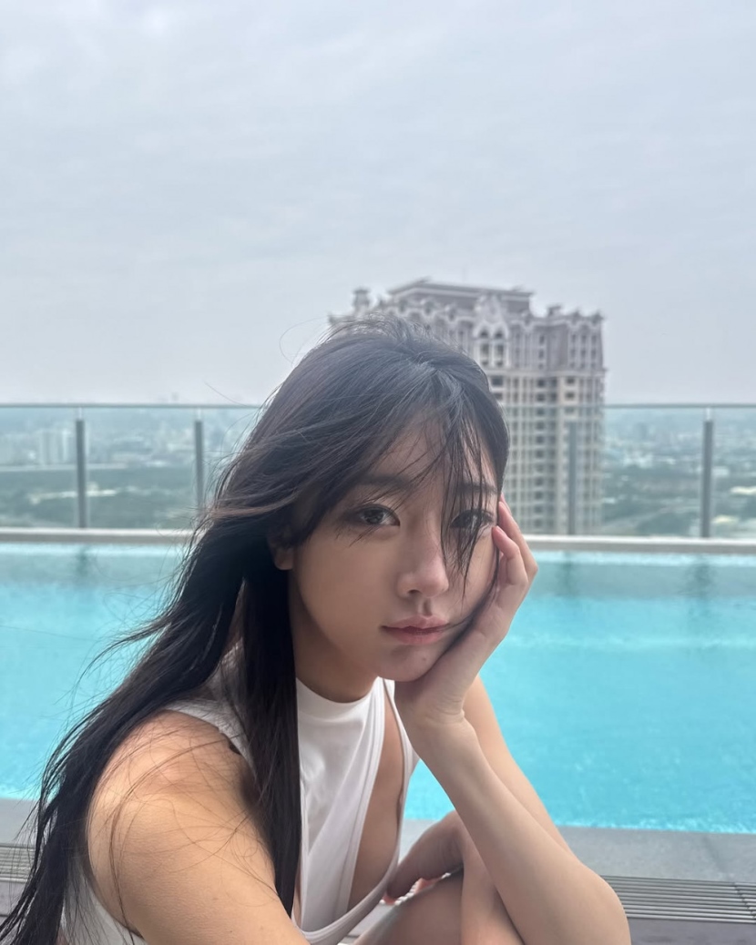 20250304191212-0165f419611a-DJ달수빈비키니5.jpg
