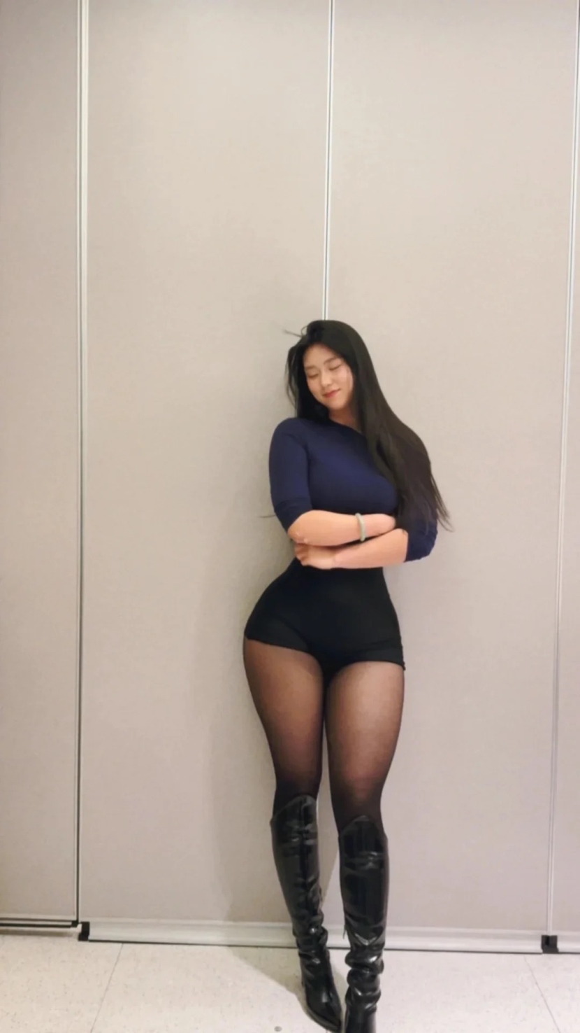 20250313195537-9e098f9a14e9-호불호갈린다는빅사이즈몸매6.jpg