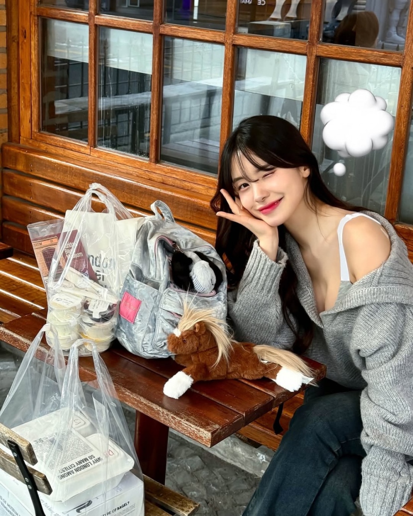 20250320010730-334e1de1eee4-이다혜치어리더여친룩2.jpg