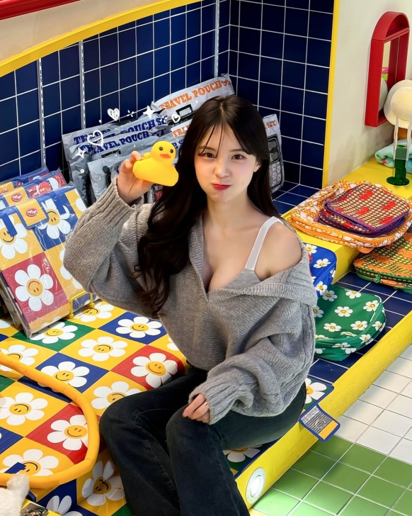 20250320010746-4222f937442c-이다혜치어리더여친룩3.jpg