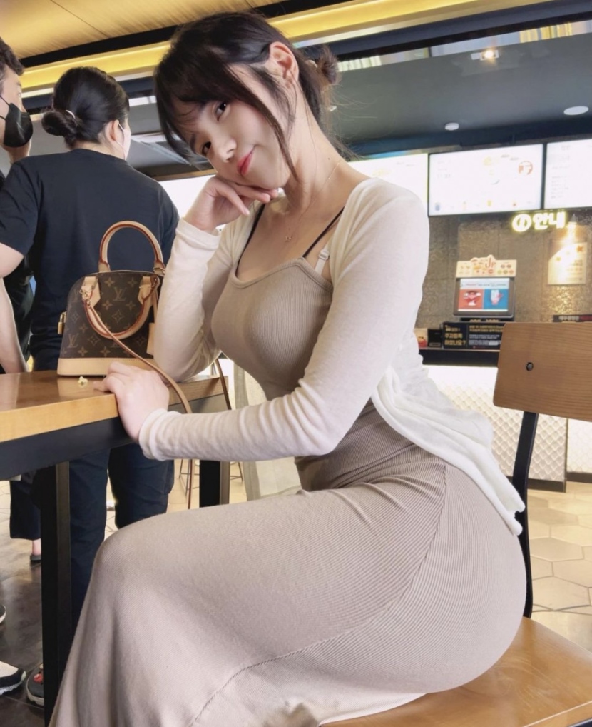 20250413025137-140a0fc026e9-유튜버뚜비미시룩2.jpg