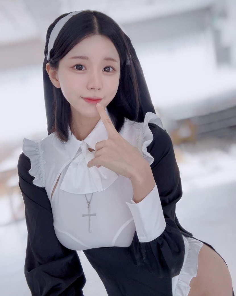 20250428193429-0f37dedc3688-나리땽수녀코스프레7.jpg