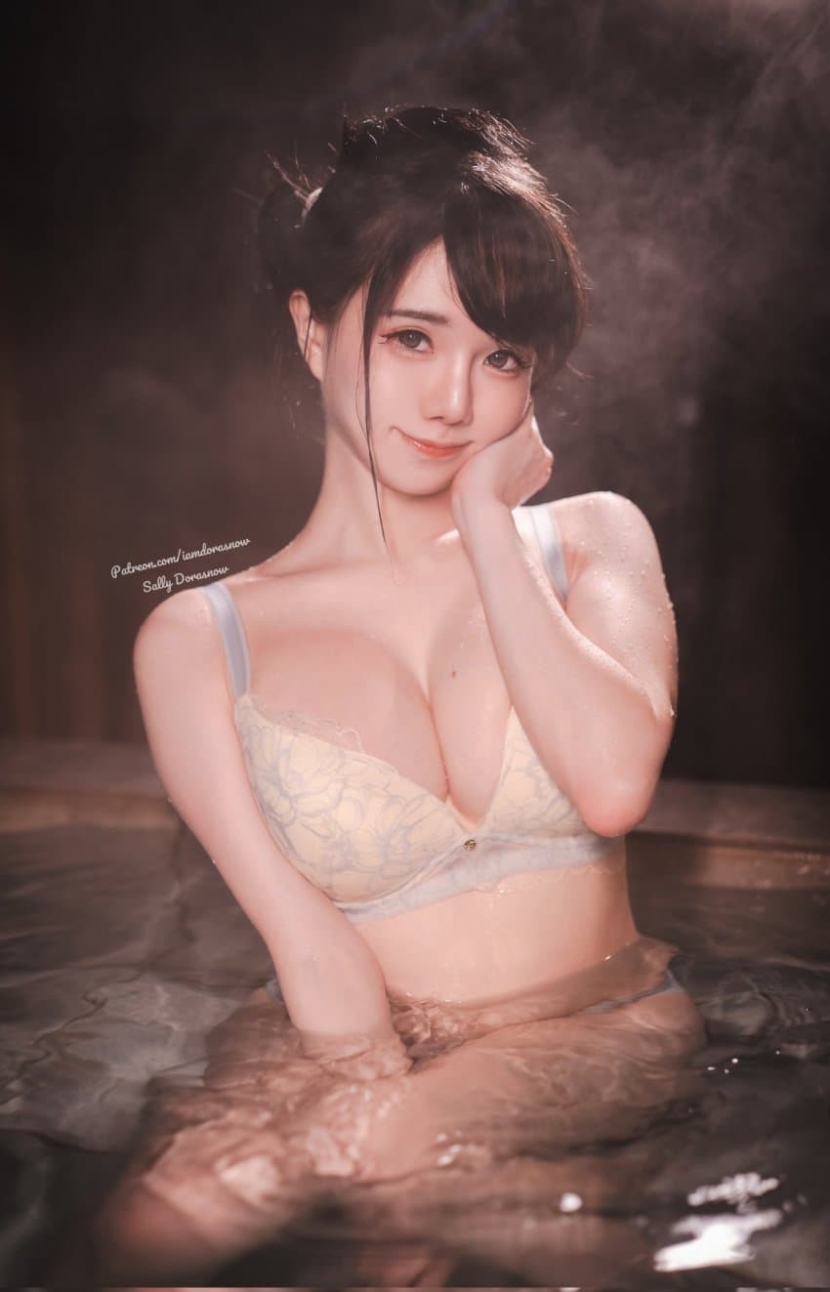 20250508193131-8678bebad990-온천즐기는처자3.jpg