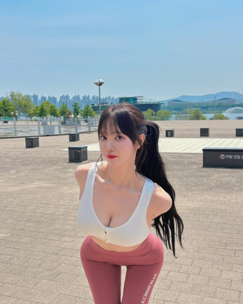 20250531020236-d6a748513a18-체급의F컵겨우디레깅스4.jpg