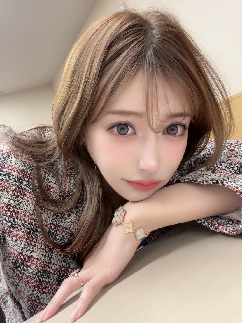 20250619145521-36d7c8c91471-레전드AV배우아스카키라라1.jpg