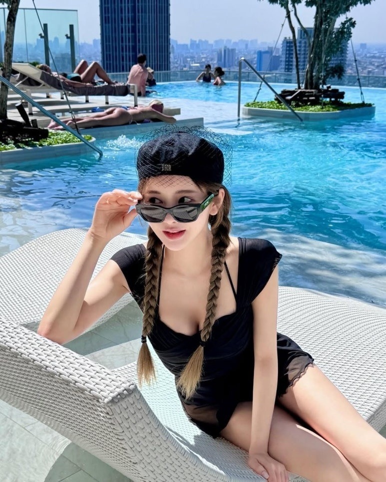 20250620153220-0a19794c0666-인스타그램팔로워30만샤론신새롬여름여친룩2.jpeg