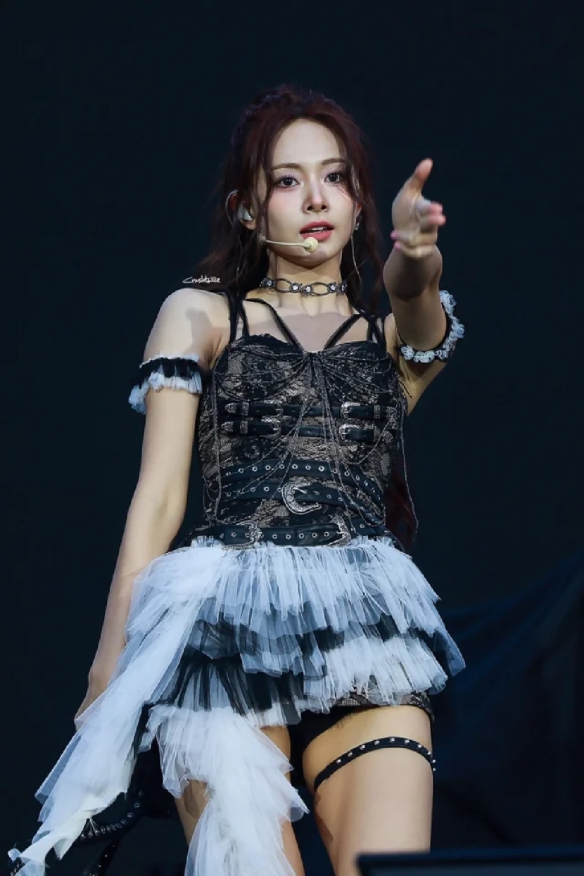 20250623075218-e3c2ea7f6439-쯔위1.jpg
