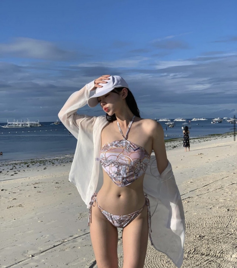 20250628010547-e098259a5472-김나연치어리더수영복몸매4.jpg