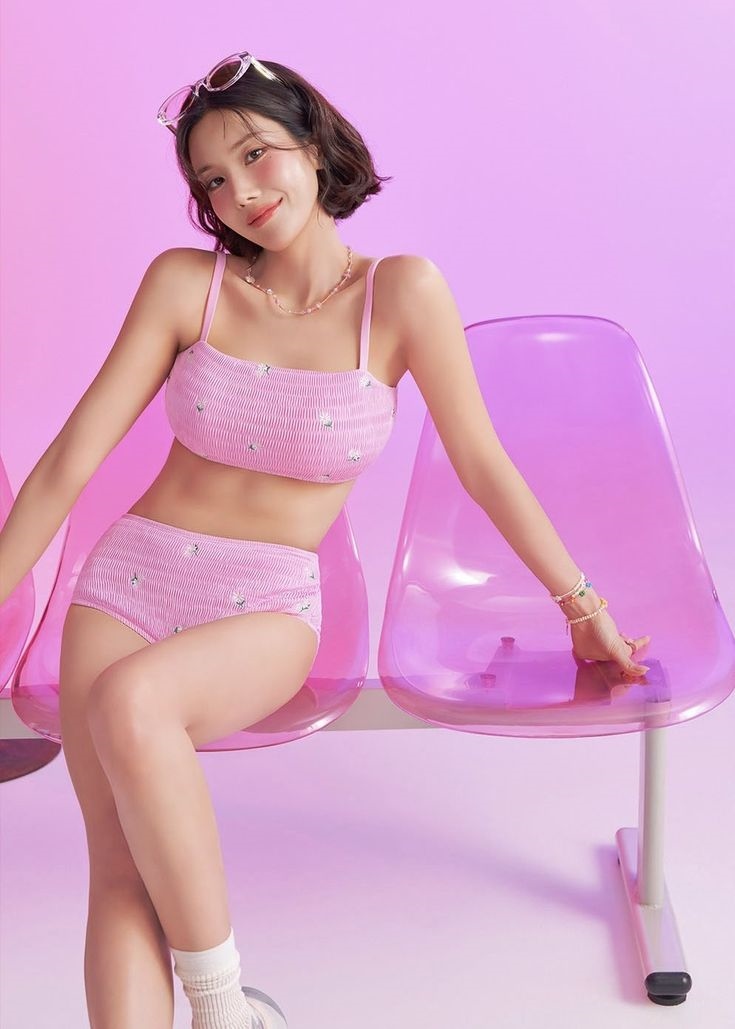 20250823195208-b0665a74a380-권은비4.jpeg
