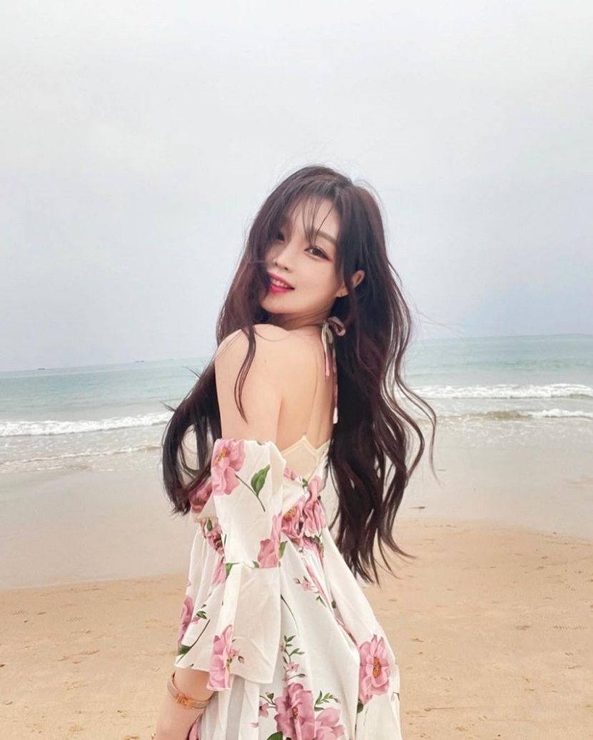 20250828012227-40d0025a9f5f-한갱여친룩1.jpeg