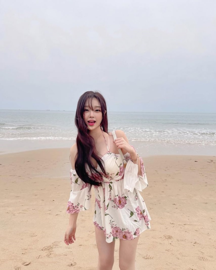 20250828012335-8c1a53c89391-한갱여친룩10.jpeg