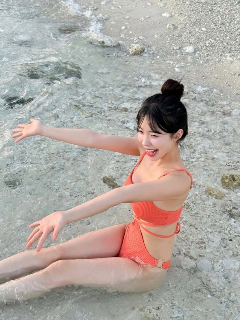 20250829001236-8e0d80fdf67f-이다혜치어리더모노키니5.jpeg
