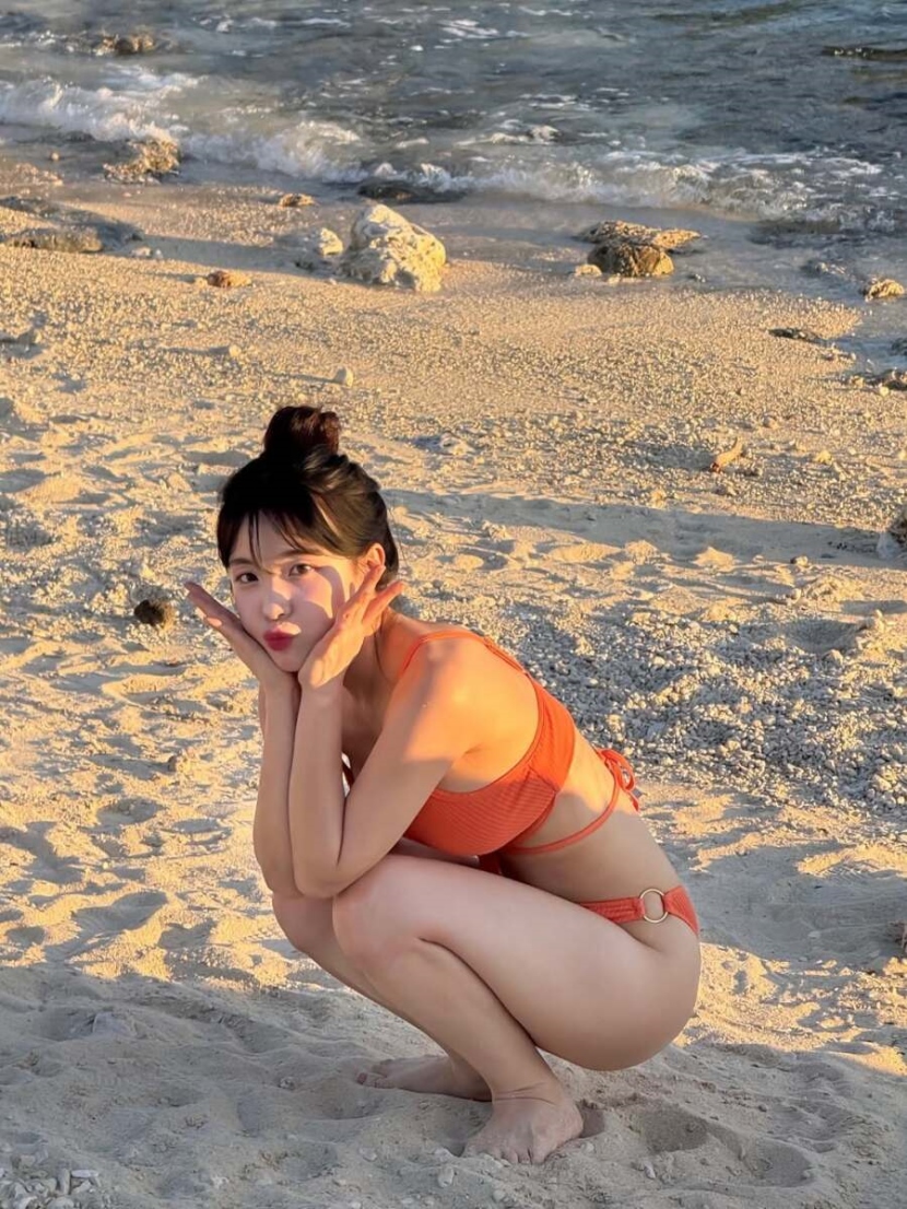 20250829001252-ab655b04c785-이다혜치어리더모노키니7.jpeg