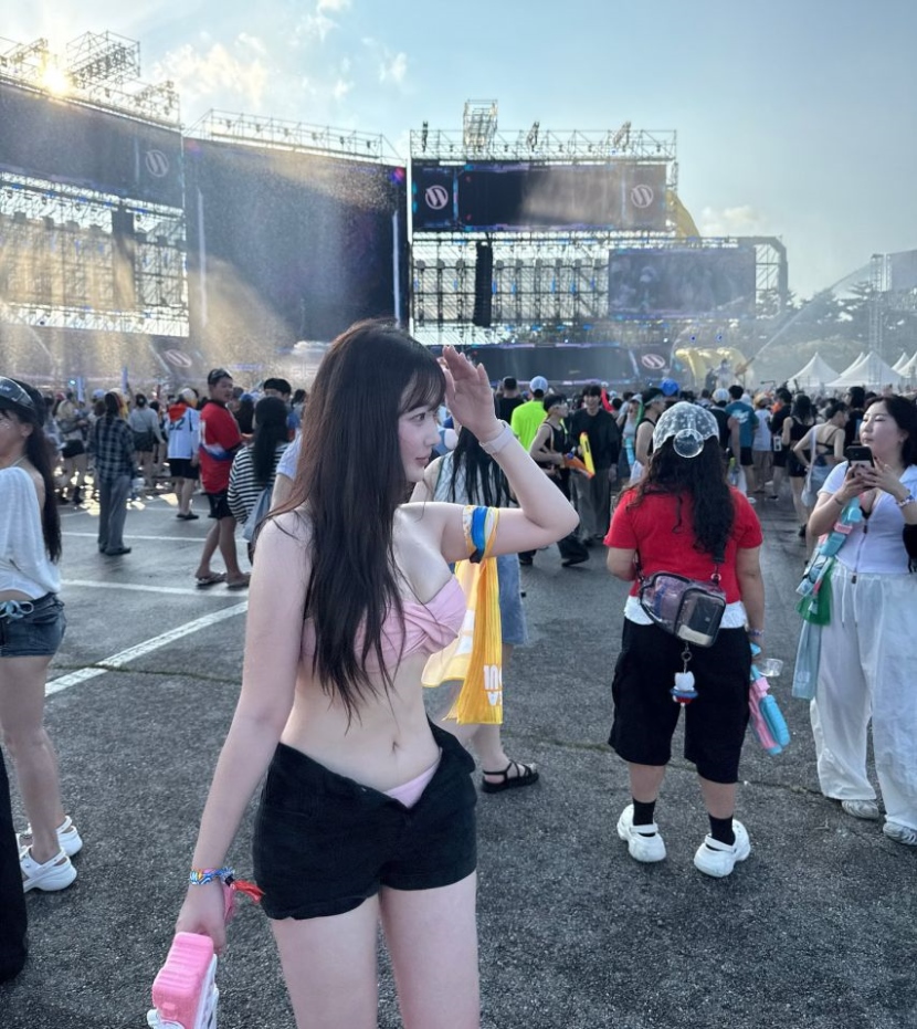20250919020050-64af5c61bf20-인스타녀최수빈워터밤1.jpg