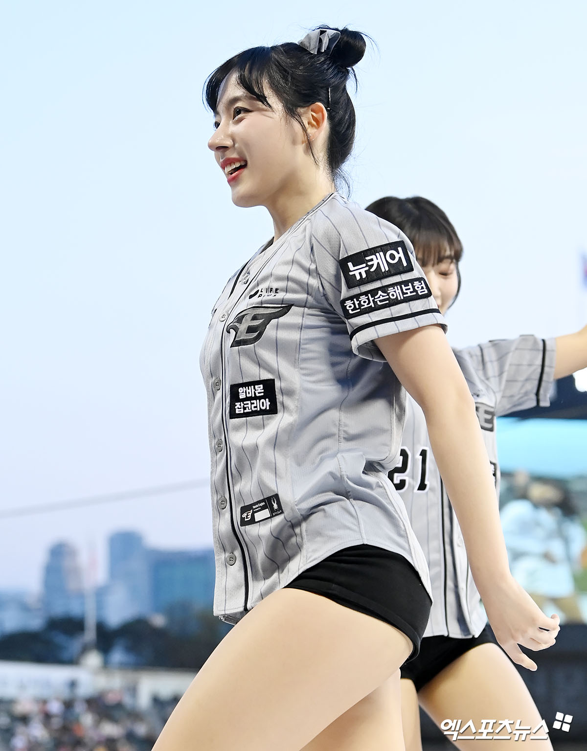 bc1bb37a006c29b7896c5d157190444c32886bd97b734c8fa5d1b75543d09c1e.jpg