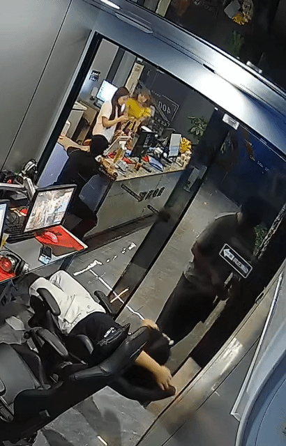i0367382293.gif