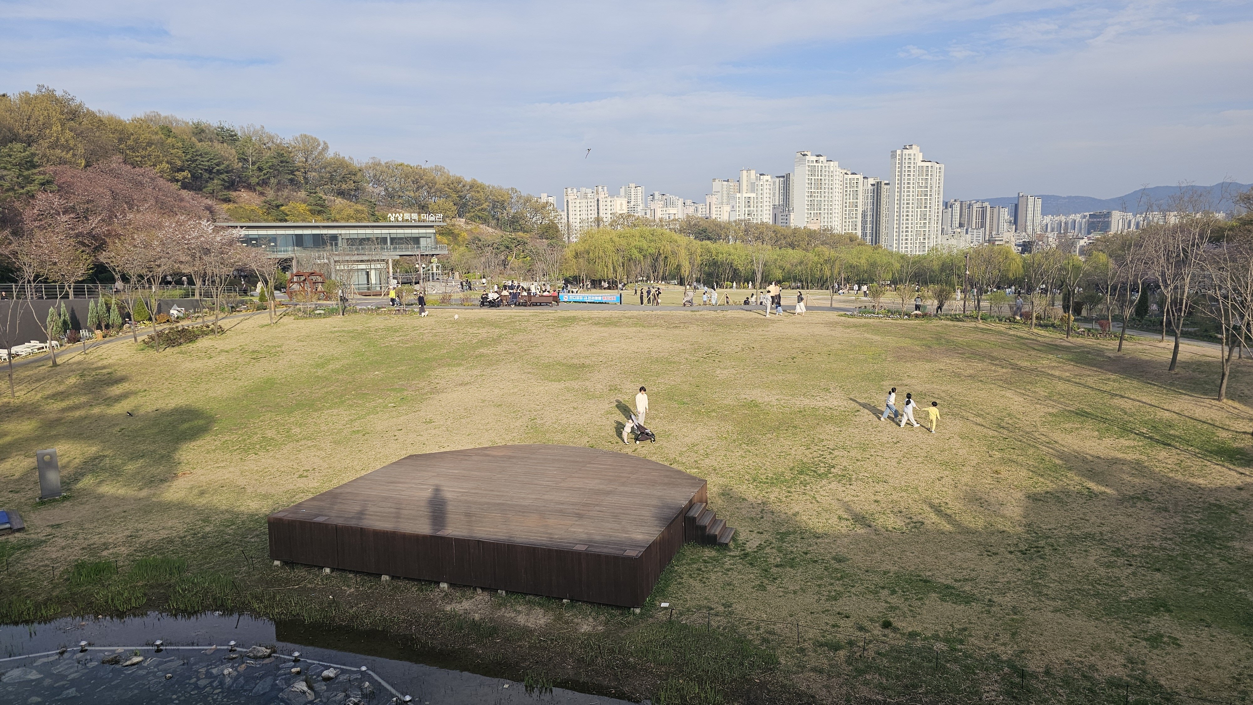 i1204374447.jpg